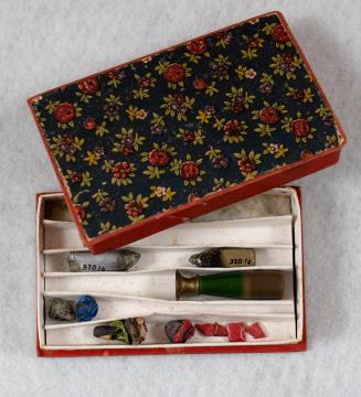 Jakličev pečatnik z monogramom, 1. pol. 20. st., karton, medenina.